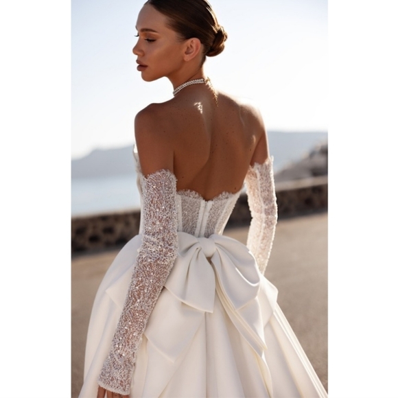 Wedding Gown 5722 - Picture 3 of 4